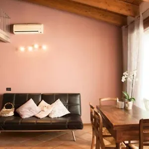 Appartamento Les Maisons Des Fleurs, Reggio nell'Emilia
